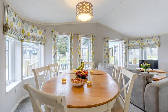 Retreat VIP 3 - Ashby Woulds Retreat, Overseal, Nr Ashby-de-la-Zouch