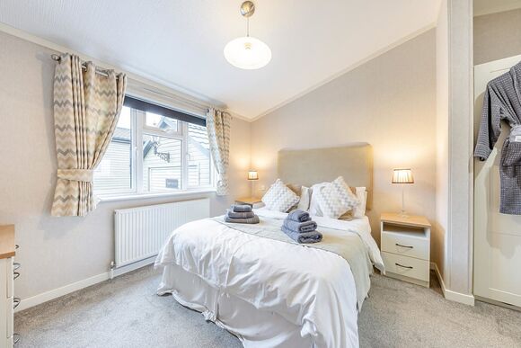 Retreat VIP 3 - Ashby Woulds Retreat, Overseal, Nr Ashby-de-la-Zouch