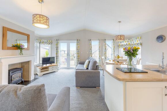 Retreat VIP 2 - Ashby Woulds Retreat, Overseal, Nr Ashby-de-la-Zouch