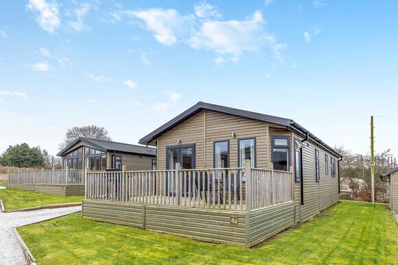 Retreat VIP 2 - Ashby Woulds Retreat, Overseal, Nr Ashby-de-la-Zouch