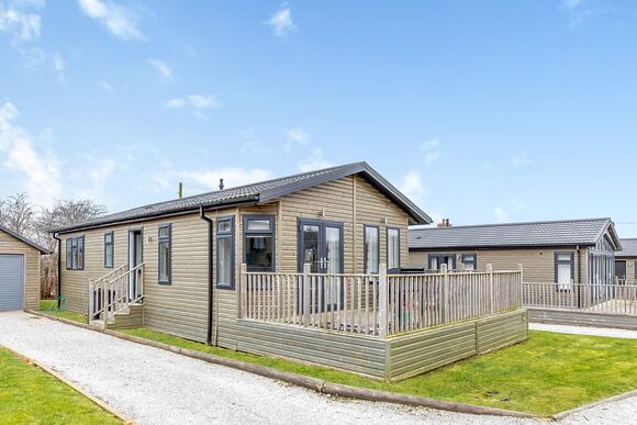 Retreat VIP 2 - Ashby Woulds Retreat, Overseal, Nr Ashby-de-la-Zouch