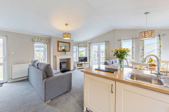 Retreat VIP 2 - Ashby Woulds Retreat, Overseal, Nr Ashby-de-la-Zouch