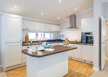 Alderney - Atlantic Bays Holiday Park, Padstow