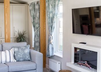 Harlyn Lodge - Atlantic Bays Holiday Park, Padstow