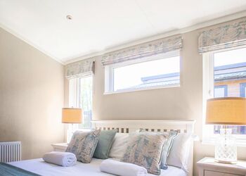 Harlyn Lodge - Atlantic Bays Holiday Park, Padstow