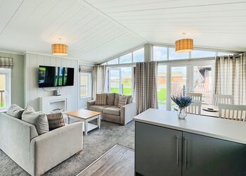 Polzeath Lodge - Atlantic Bays Holiday Park, Padstow