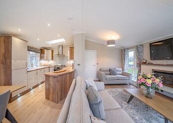 Constantine Lodge - Atlantic Bays Holiday Park, Padstow