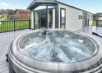 Victory Lodge - Atlantic Bays Holiday Park, Padstow