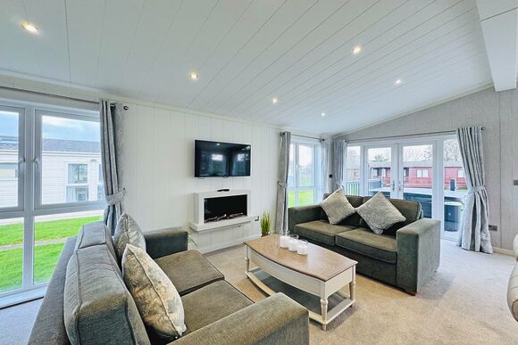 Harlyn Lodge - Atlantic Bays Holiday Park, Padstow