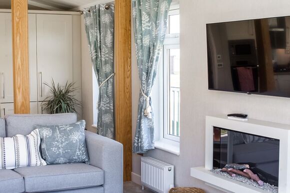 Harlyn Lodge - Atlantic Bays Holiday Park, Padstow