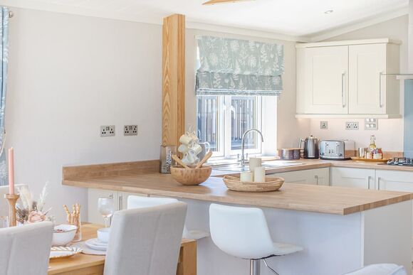 Harlyn Lodge - Atlantic Bays Holiday Park, Padstow