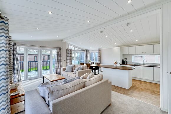 Trevone Lodge - Atlantic Bays Holiday Park, Padstow