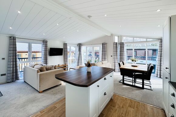 Trevone Lodge - Atlantic Bays Holiday Park, Padstow