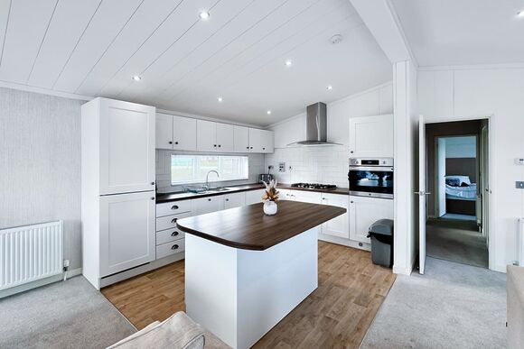 Trevone Lodge - Atlantic Bays Holiday Park, Padstow