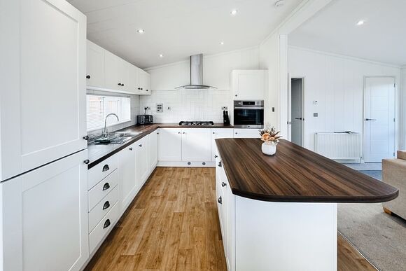 Trevone Lodge - Atlantic Bays Holiday Park, Padstow