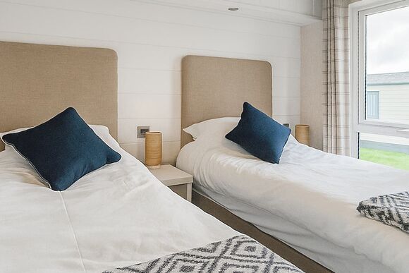 Trevone Lodge - Atlantic Bays Holiday Park, Padstow