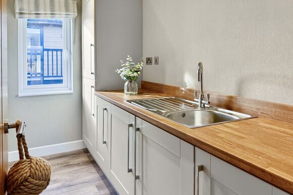 Constantine Lodge - Atlantic Bays Holiday Park, Padstow