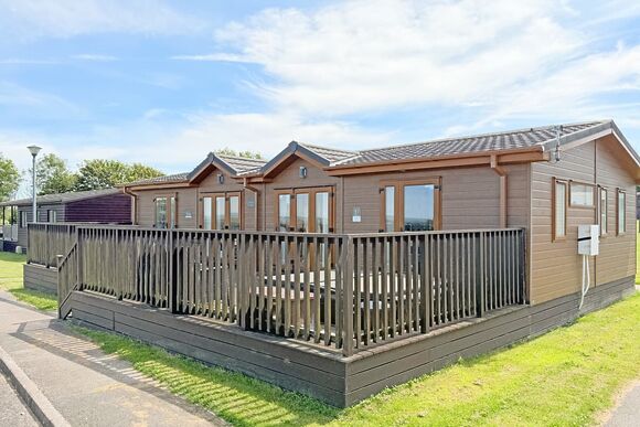 4 Poppy Lodge - Atlantic Bays Holiday Park, Padstow