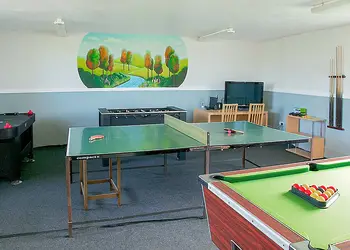 Athelington Hall Farm Lodges, Horham, Eye