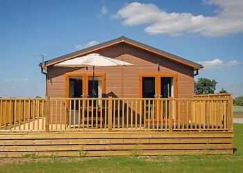 Primrose 1 - Athelington Hall Farm Lodges, Horham, Eye