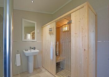 Primrose 1 - Athelington Hall Farm Lodges, Horham, Eye