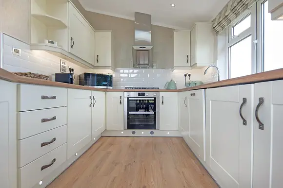 Primrose 3 - Athelington Hall Farm Lodges, Horham, Eye