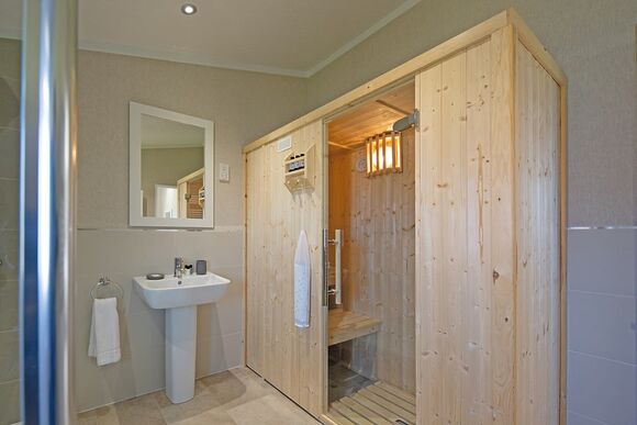 Athelington Hall Farm Lodges