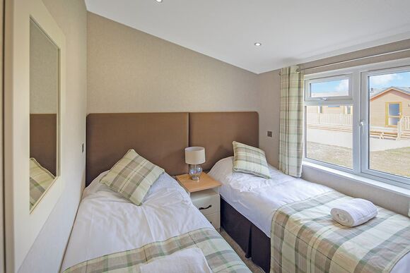 Primrose 3 - Athelington Hall Farm Lodges, Horham, Eye