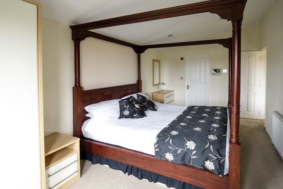 Field View 1 - Athelington Hall Farm Lodges, Horham, Eye