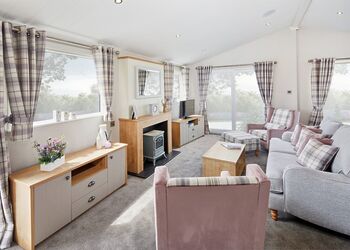 typical / interior furnishing may differ 