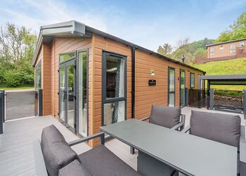 Chestnut Lodge &ndash; 2 Bed Hot Tub - Augill Beck Holiday Park, Kirkby Stephen