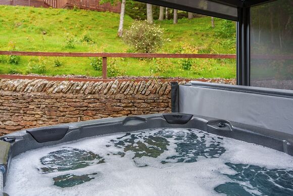 Chestnut Lodge &ndash; 2 Bed Hot Tub - Augill Beck Holiday Park, Kirkby Stephen