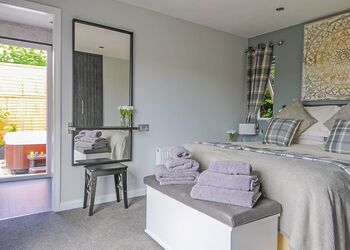 Ambleside Retreat - Avon Wood, Newby Bridge, Lake Windermere