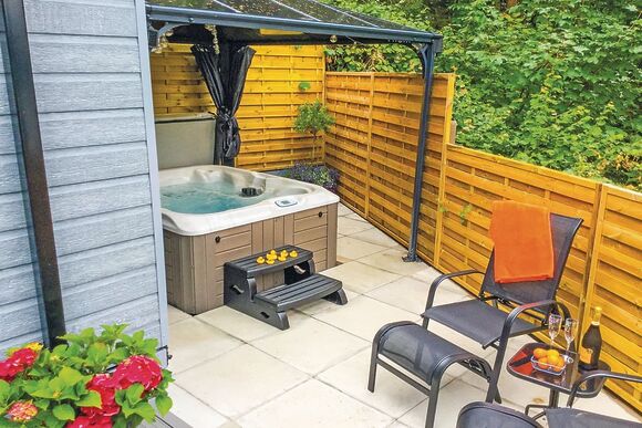 Gummers How Retreat - Avon Wood, Newby Bridge, Lake Windermere