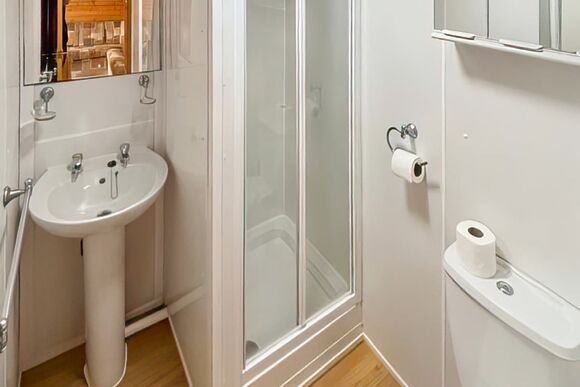 Traditional Lodge 2 Bed (Pet) - Badgers Retreat Holiday Park, Tunstall, Richmond