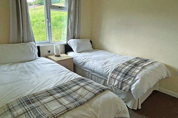 Traditional Lodge 2 Bed (Pet) - Badgers Retreat Holiday Park, Tunstall, Richmond