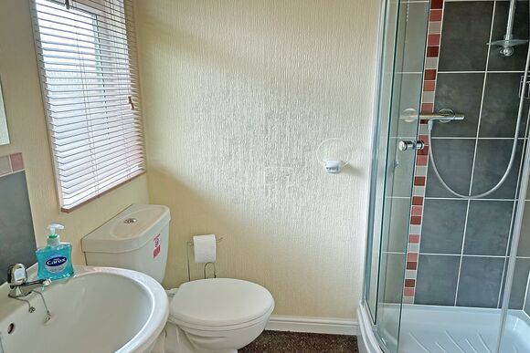 Traditional Lodge 2 Bed (Pet) - Badgers Retreat Holiday Park, Tunstall, Richmond