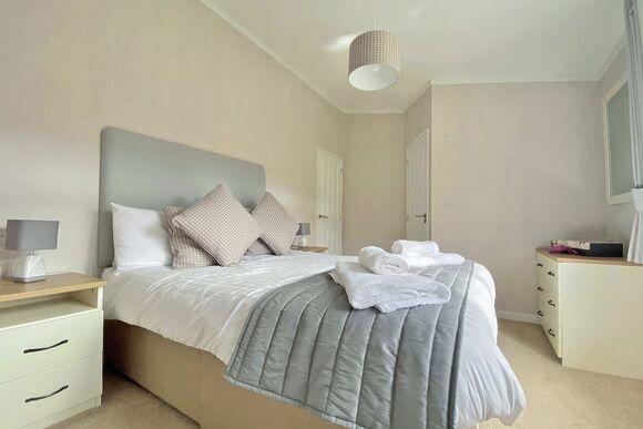 Deluxe 1 - Badgers Retreat Holiday Park, Tunstall, Richmond