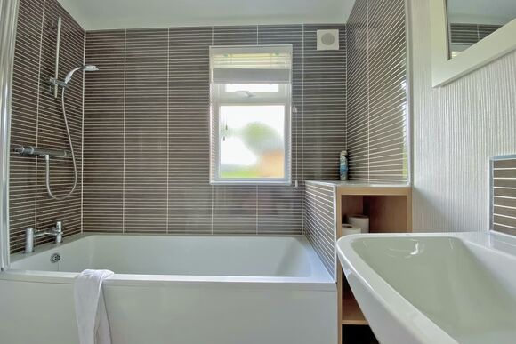 Deluxe 1 - Badgers Retreat Holiday Park, Tunstall, Richmond