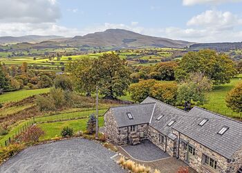 LLwyn Piod Barn - Bryn Caled Cottages, Bala, Gwynedd