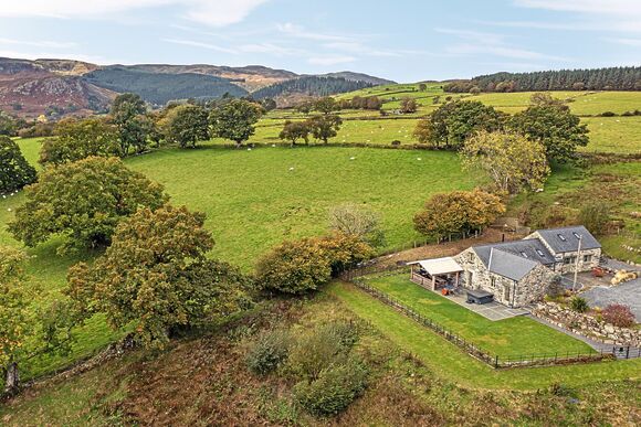 LLwyn Piod Barn - Bryn Caled Cottages, Bala, Gwynedd