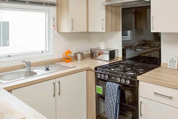 4 Berth Comfort Caravan Pet - Barmouth Bay Holiday Park, Tal-Y-Bont, Gwynedd