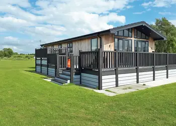 Barlings Retreat Lodge - Barlings Country Park, Langworth