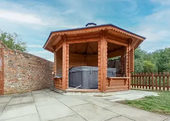 The Octagon - Barlings Country Park, Langworth