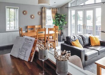 Barlings Retreat Lodge - Barlings Country Park, Langworth