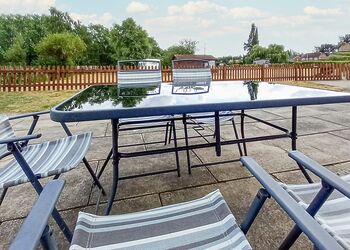 The Octagon - Barlings Country Park, Langworth