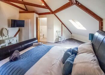 The Octagon - Barlings Country Park, Langworth