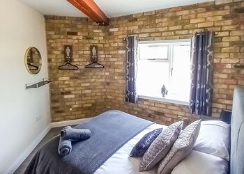 The Octagon - Barlings Country Park, Langworth