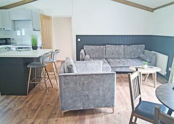 The Country Oak - Barlings Country Park, Langworth