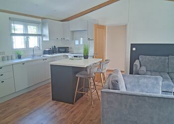 The Country Oak - Barlings Country Park, Langworth